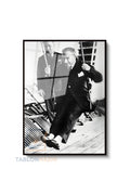 Dikey Çerçeveli Cam Salıncakta Ataturk Modern Ev Dekoru Duvar Sanatı Ev Ofis Tablosu
