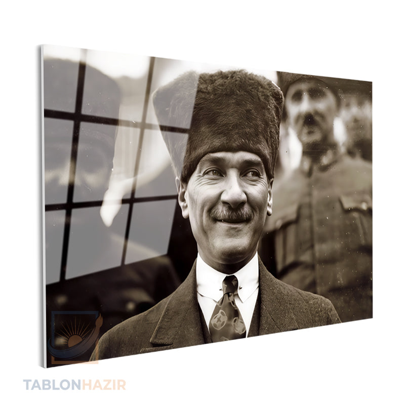 Yatay Cam Tablo Salon Duvar Tablosu Yatay Cam Gulen Ataturk Yeni Ev Hediyesi Ofis Tablosu