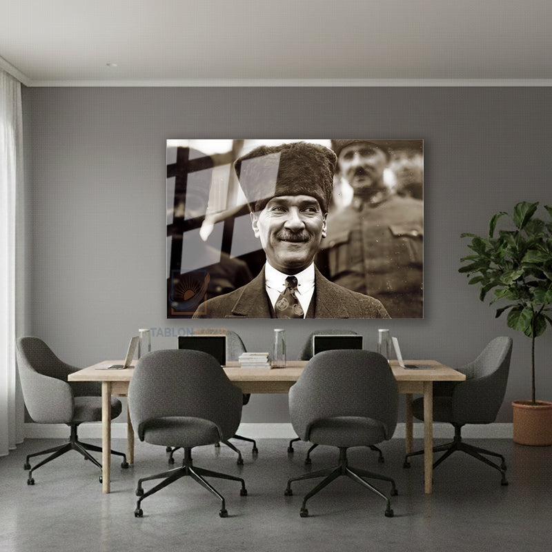 Yatay Cam Tablo Salon Duvar Tablosu Yatay Cam Gulen Ataturk Yeni Ev Hediyesi Ofis Tablosu