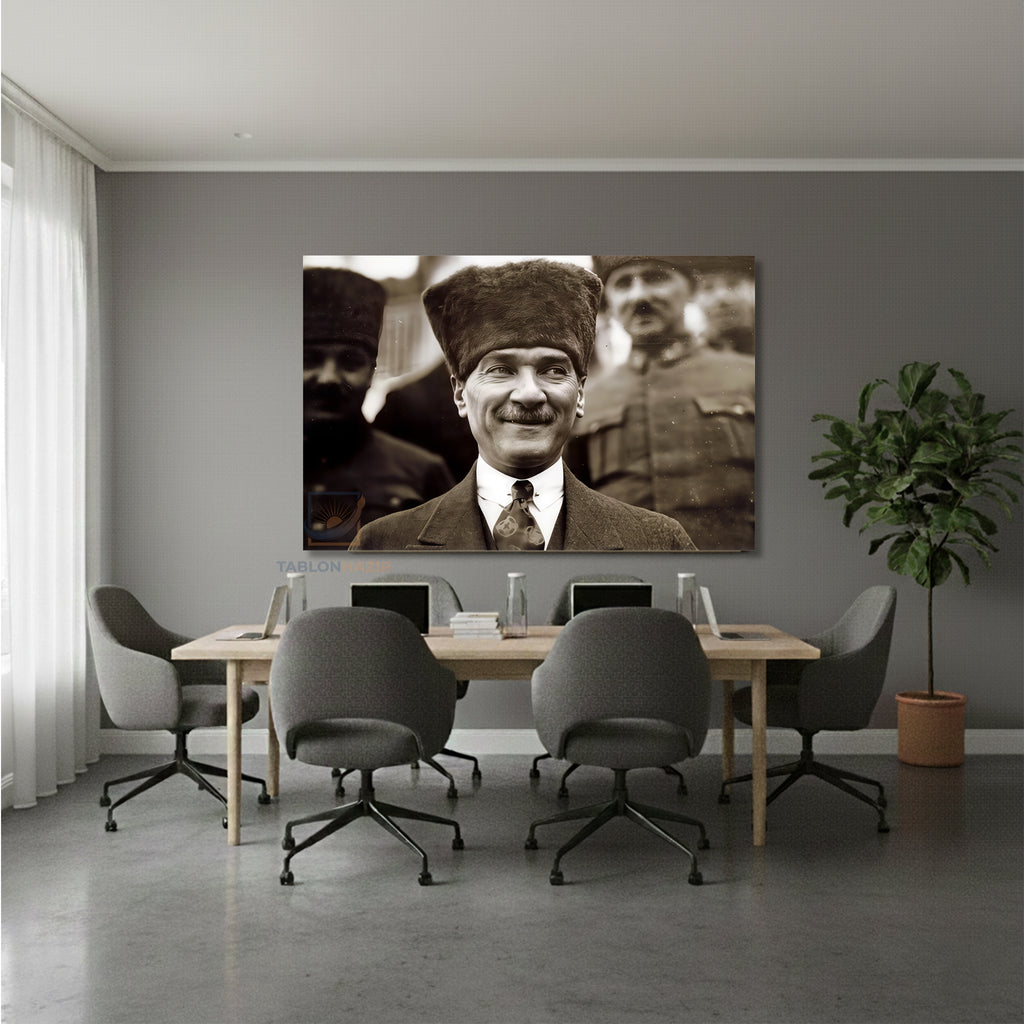 Yatay Kanvas Duvar Tablosu Gulen Ataturk Salon Tablosu Ofis Tablosu Yeni Ev Hediyesi Dekorasyon